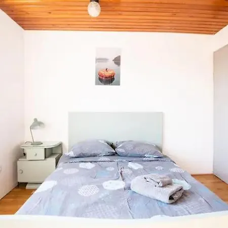 Villa Maison A L'oree Du Bois Citadelle De Lille Avec Terrasse En Plein Sud Proche De Toutes Commodites A La Porte De Lille